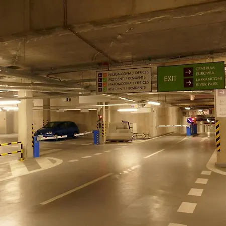 Luxury W/ River View + Private Parking Апартаменты